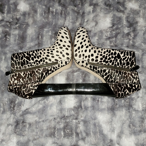 Ann Taylor black and white fur booties - Picture 4 of 8